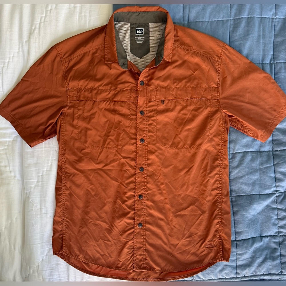 🏞️ REI Co-op Men’s Short-Sleeve Nylon Ventilated Hiking Shirt – Rust Orange (M) - Picture 2 of 15